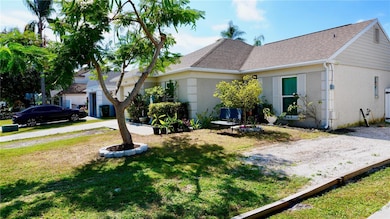 12674 Gorda Cir E, Largo, FL 33773 - photo 6