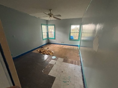 219 Pinewood Ave, Birmingham, AL 35228 - photo 2