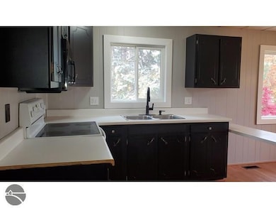 502 S Broad St, Harrison, MI 48625 - photo 7