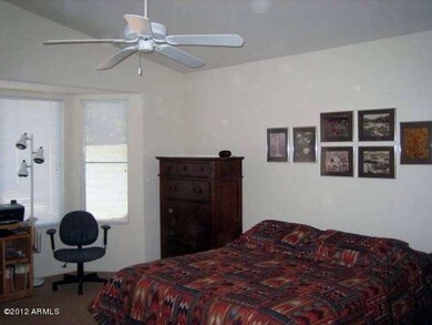 6922 Medina Master Bed (640x480)