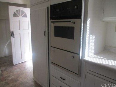 13916 Tam o Shanter Dr, Victorville, CA 92395 - photo 6