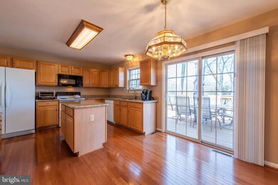 6596 Wicklow Dr, Sykesville, MD 21784 - photo 6