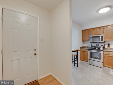 8122 Londonderry Ct, Laurel, MD 20707 - photo 6