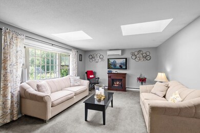 27 Pinewood Dr, MerriMacK, NH 03054 - photo 4