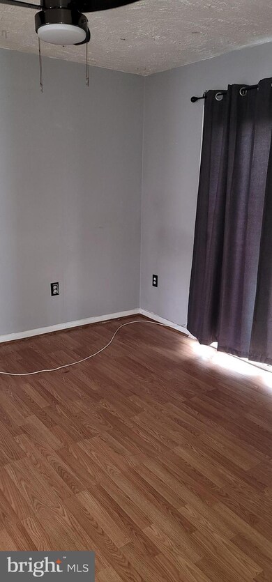904 Portia Ct, Hyattsville, MD 20785 - photo 4