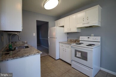 11709 Trophy Ct, Germantown, MD 20876 - photo 3