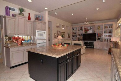 KITCHEN - FAMILY ROOM