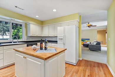 2549 Meadow Creek Dr unit 3, Medford, OR 97504 - photo 7