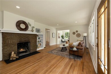 3817 Lanewood Dr, Des Moines, IA 50311 - photo 2