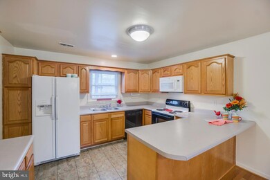 323 Burman Ln, Fredericksburg, VA 22407 - photo 4