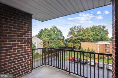 2115 Walsh View Terrace unit 8302, Silver Spring, MD 20902 - photo 2