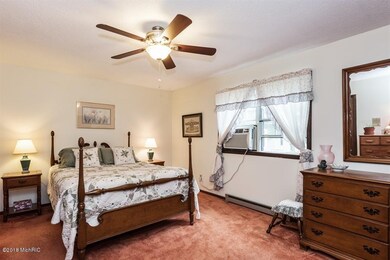 105 Chestnut St, Three Oaks, MI 49128 - photo 5