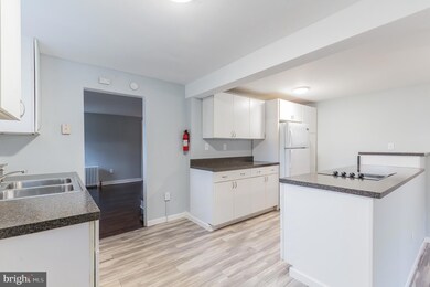 8 Farmington Ct, Pottstown, PA 19464 - photo 5