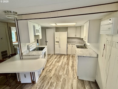 1938 Maryland Ave, Myrtle Point, OR 97458 - photo 7