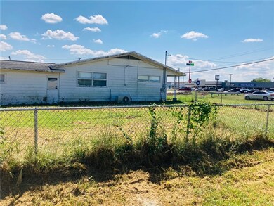 202 N Henrietta St, Effingham, IL 62401 - photo 5