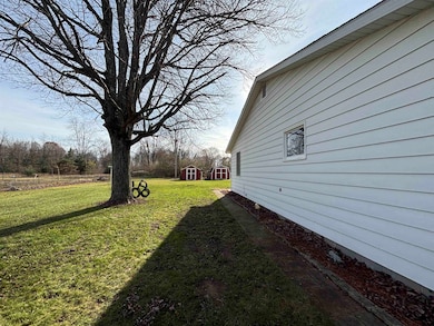 5477 W Greendale Ct, Mount Pleasant, MI 48858 - photo 6