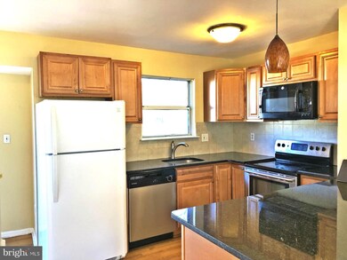 11546 Aldburg Way, Germantown, MD 20876 - photo 2