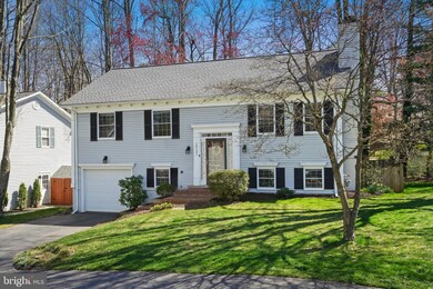 10121 Schoolhouse Woods Ct, Burke, VA 22015 - photo 2