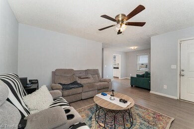 1433 Oakland Ave, Asheboro, NC 27203 - photo 4