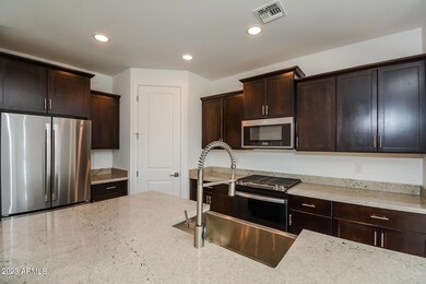 005-photo-kitchen-13005902