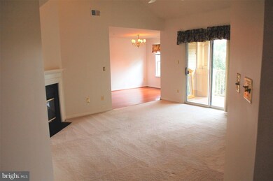 11812 Eton Manor Dr unit 302, Germantown, MD 20876 - photo 5