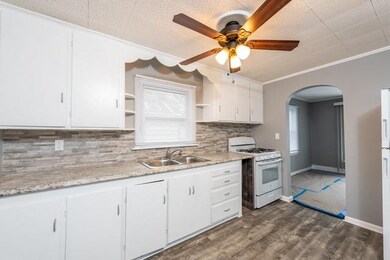 23 N Frolic Ave, Waukegan, IL 60085 - photo 5