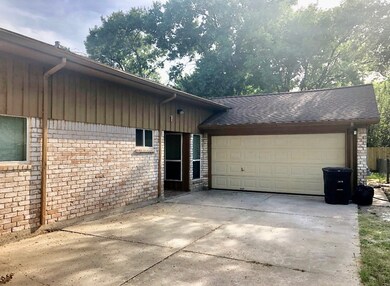 7523 Deep Forest Dr, Houston, TX 77088 - photo 2