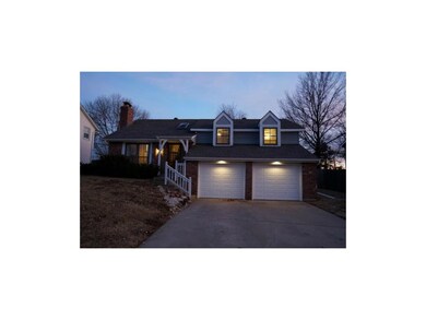 NEW ROOF 2013! NEW CARPET 2014! NEW GARAGE DOORS 2