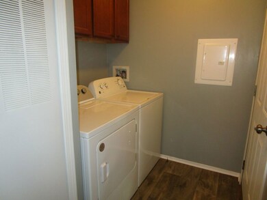 23697 Hickory Dr unit 219, Brownstown Township, MI 48174 - photo 4