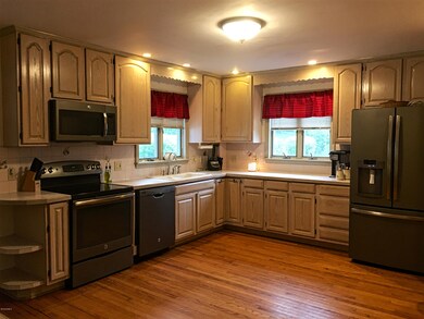 13 East Ave, North Adams, MA 01247 - photo 7