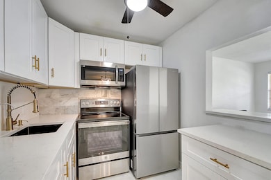 326 Camden N, West Palm Beach, FL 33417 - photo 2