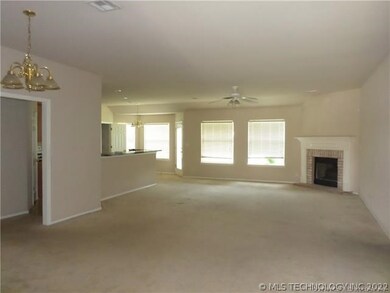 21161 E 39th Place S, Broken Arrow, OK 74014 - photo 2