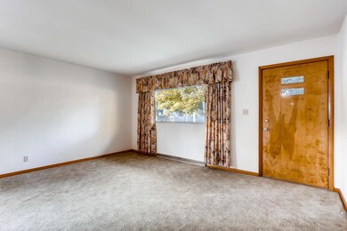2860 Hampton Columbus OH 43232-large-007