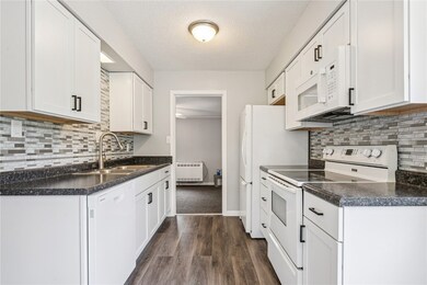 2417 Illinois St SW, Cedar Rapids, IA 52404 - photo 5