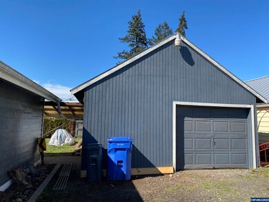 295 10th St, Lyons, OR 97358 - photo 3
