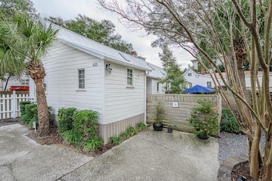 425 King St, Mount Pleasant, SC 29464 - photo 4