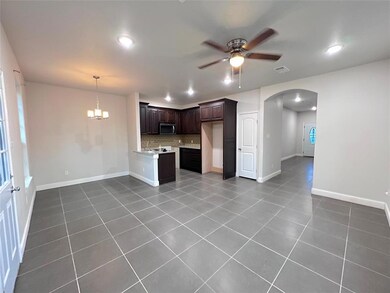 102 Robbins St unit C, Cleburne, TX 76031 - photo 7