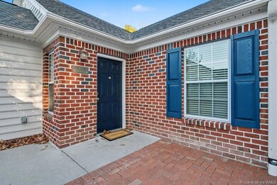 103 Horatio Gates Dr, Yorktown, VA 23690 - photo 4