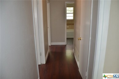 410 Nauert St, Copperas Cove, TX 76522 - photo 2