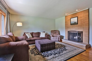 5405 Willowwood Rd, Columbus, OH 43229 - photo 3