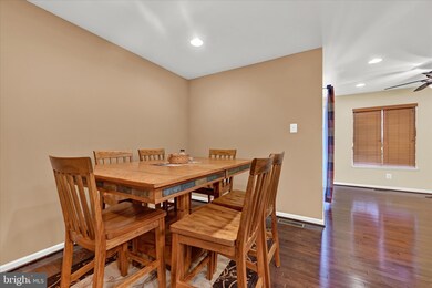 8445 Stansbury Lake Dr, Baltimore, MD 21222 - photo 6