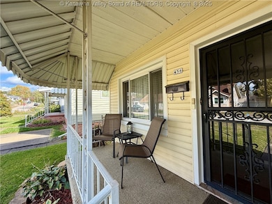 456 18th St, Dunbar, WV 25064 - photo 2