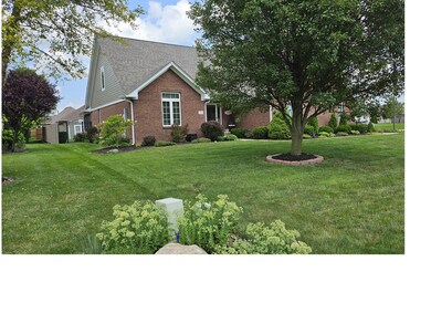 4884 W Cedar Creek Dr, New Palestine, IN 46163 - photo 2