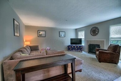 327 Sycamore Dr, Circleville, OH 43113 - photo 2