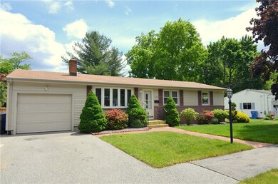 190 Lake Garden Dr, Cranston, RI 02920 - photo 2