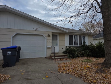 1254 Meadow Ln unit 1256, Neenah, WI 54956 - photo 2