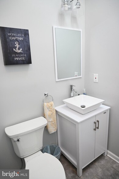 1140 N Carrollton Ave, Baltimore, MD 21217 - photo 3