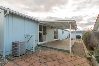 106 SE Liberty Dr, Grants Pass, OR 97527 - photo 6