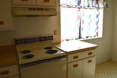 43 Pomeworth St unit 41, Stoneham, MA 02180 - photo 4