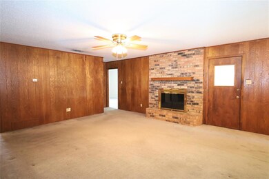 1113 W Redbud Dr, Hurst, TX 76053 - photo 5